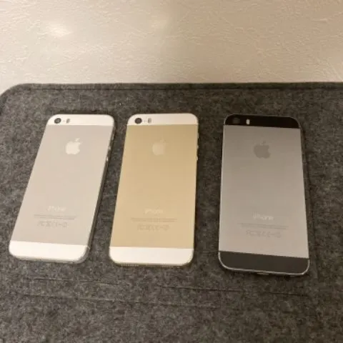 【まとめ売り】iPhone5s 各色ジャンク３台セットの画像（1）
