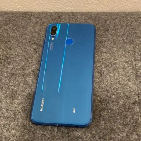 HUAWEI P20 lite画面割れの画像（1）