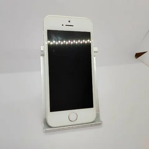 電源×iPhoneSE パーツ取り用の画像（1）