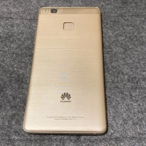 Huawei VNS-L52 ジャンクの画像（1）