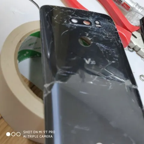 V30/V30+ バックパネル 割れ有りの画像（2）