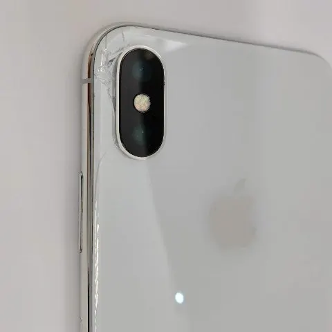 背面割れのiPhoneX　の画像（0）