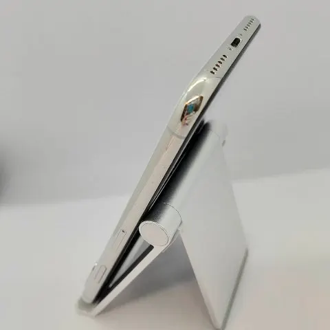 背面割れのiPhoneX　の画像（4）