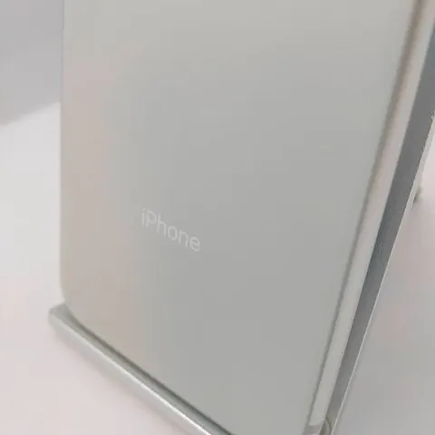iPhone8 256GB ホームボタン異常の画像（1）