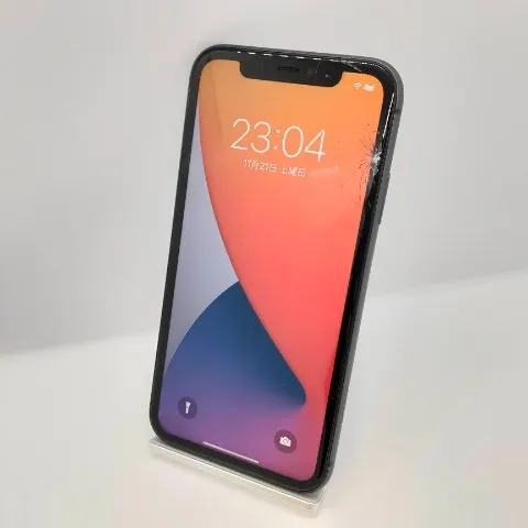 割れ割れのiPhone11の画像（1）