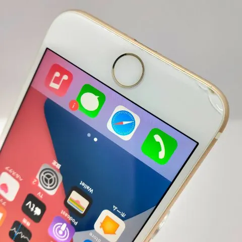 ちょい割れiPhone7 128GBの画像（0）