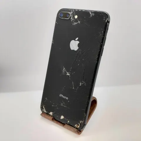 背面バキバキiPhone8Plusの画像（0）