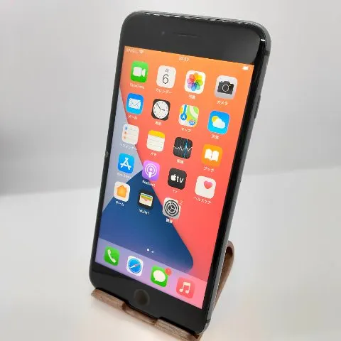 背面バキバキiPhone8Plusの画像（1）