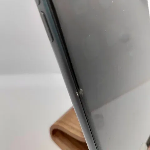 背面バキバキiPhone8Plusの画像（2）