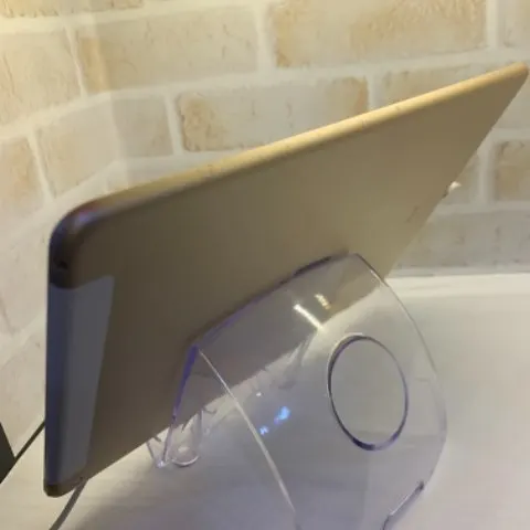 iPad Air2 16GB ゴールド Cellularモデルの画像（1）