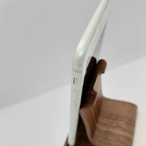 iPhone 7 128GB 画面割れの画像（2）