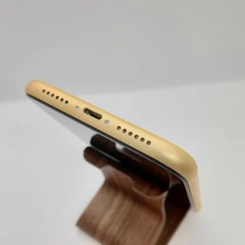 iPhone XR 128GB auの画像（2）