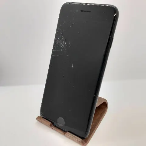 iPhone 7 128GB 画面割れの画像（1）