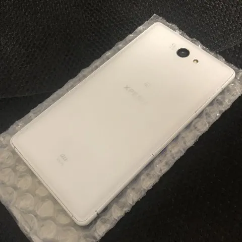 Xperia ZL2 au 赤ロム　ゴーストタッチの画像（1）