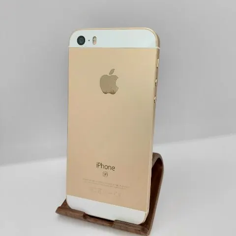 iPhone SE 128GB ホワイトスポットありの画像（4）