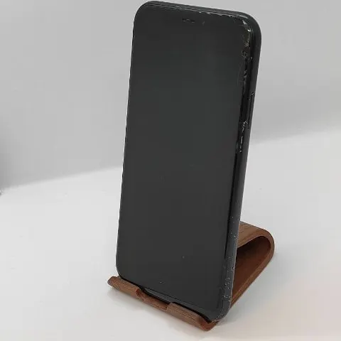 iPhone XR 128GB 画面割れの画像（1）
