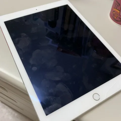 iPad Air2 Model A1567の画像（0）