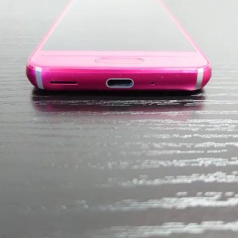 AQUOS r conpactの画像（3）