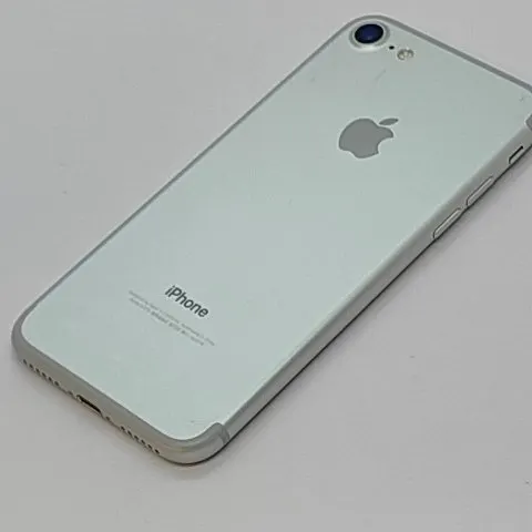 iPhone 7 32GBの画像（2）