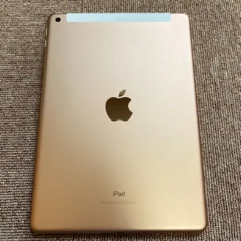 Apple A1954 iPad 第6世代 アクティベーションロック品の画像（2）