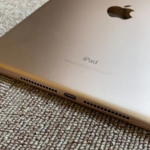 Apple A1954 iPad 第6世代 アクティベーションロック品の画像（3）