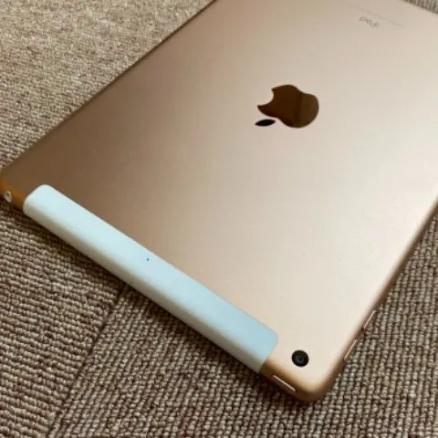 Apple A1954 iPad 第6世代 アクティベーションロック品の画像（4）