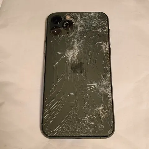 iPhone 11 Pro 両面割れの画像（0）