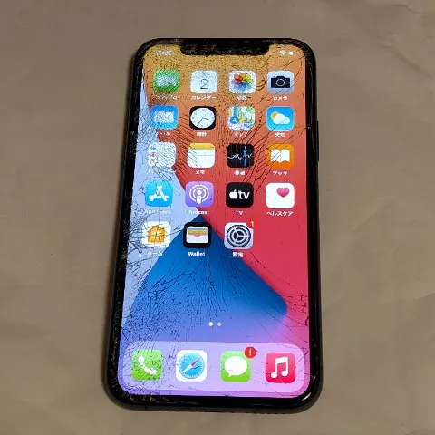iPhone 11 Pro 両面割れの画像（1）