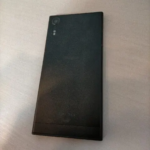 Xperia XZs SO-03J エクスペリア本体の画像（1）