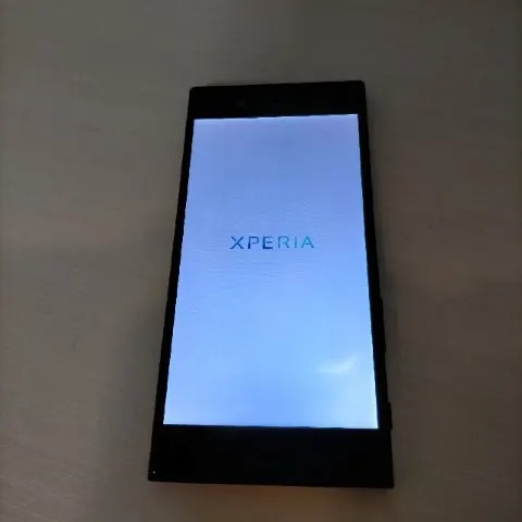 Xperia XZs SO-03J エクスペリア本体の画像（3）