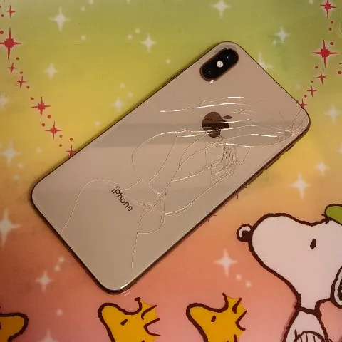 iPhone Xs 64GB 両面割れの画像（0）