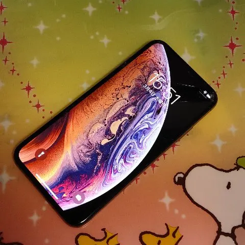 iPhone Xs 64GB 両面割れの画像（1）