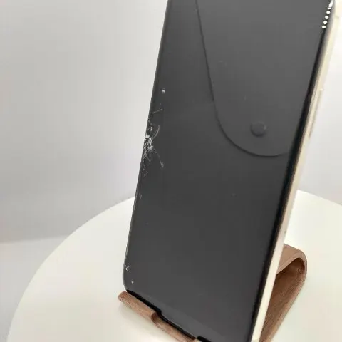 iPhone 11 Pro 512GB ホワイト オプションありの画像（1）