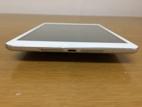 iPad mini Wi-Fi  初代★アクチロック 02038-094の画像（3）