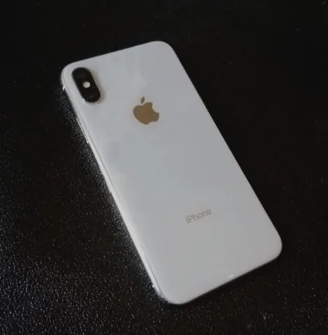 iPhoneX シルバー256GB アクティベーションロックの画像（0）