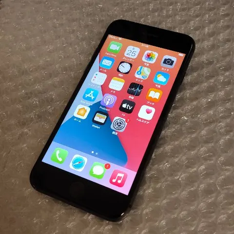 iPhone 8 64GB スペースグレイの画像（0）