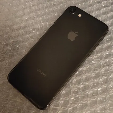 iPhone 8 64GB スペースグレイの画像（1）