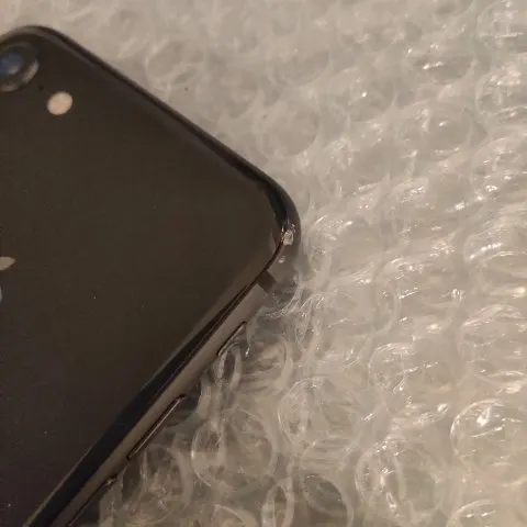 iPhone 8 64GB スペースグレイの画像（3）