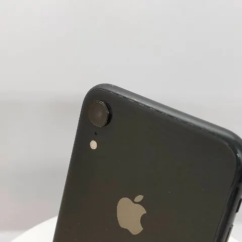 iPhone XR 64GB バッテリー92%の画像（1）