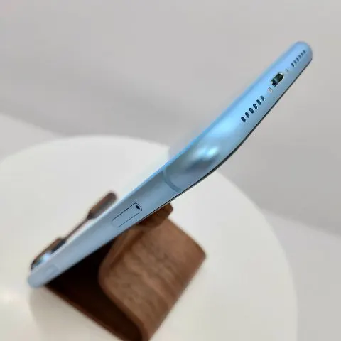 iPhone XR 64GB バッテリー89%の画像（3）