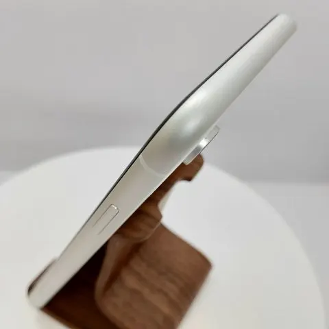 iPhone XR 64GB バッテリー96%の画像（2）