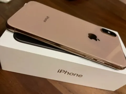 iPhone XS 64GBの画像（2）