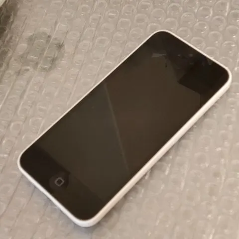 早い者勝ち！iPhone 5cの画像（1）