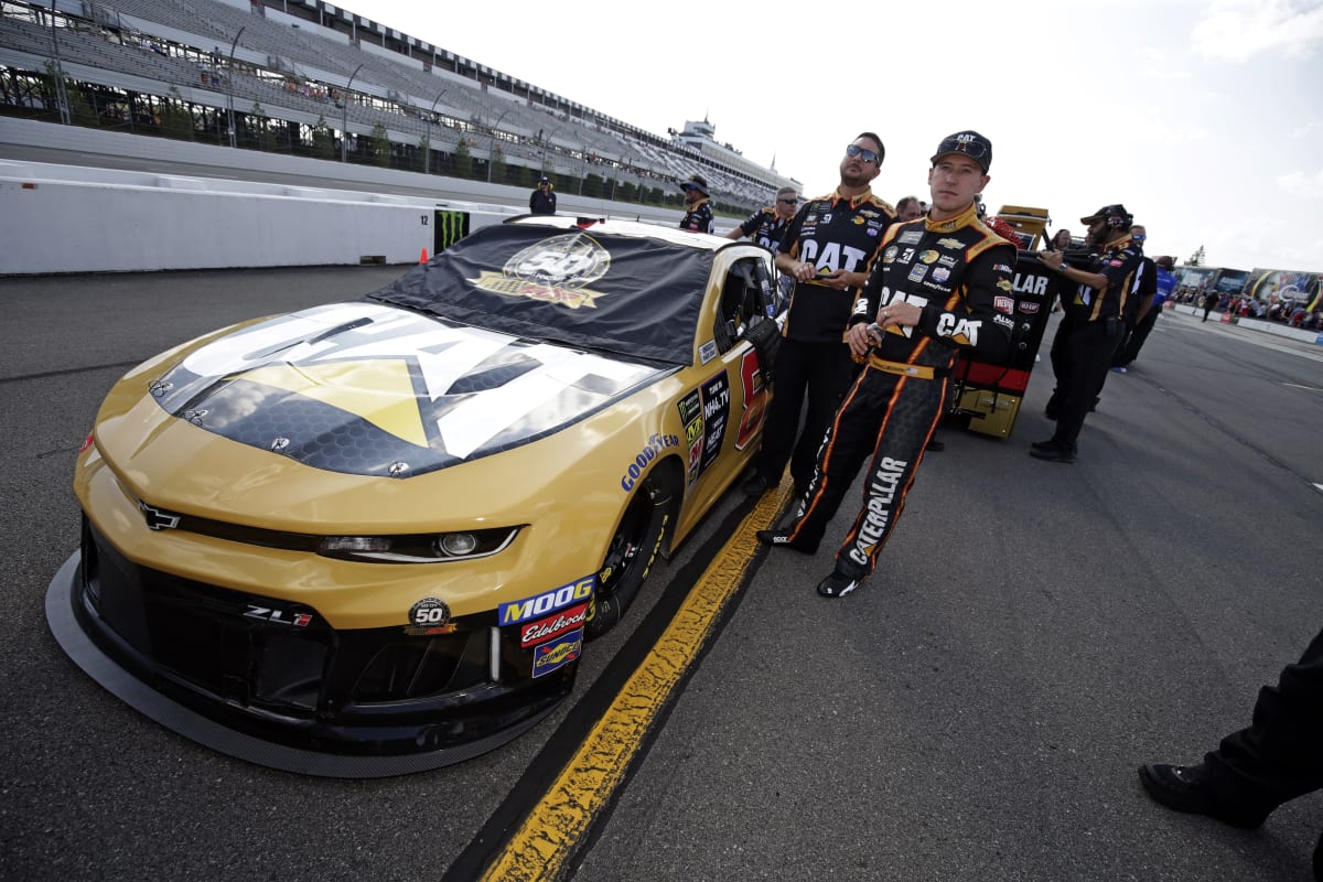 Daniel Hemric and the rest of the No. 8 CAT team roll their Camaro ZL1 to the grid before qualifying it 17th.