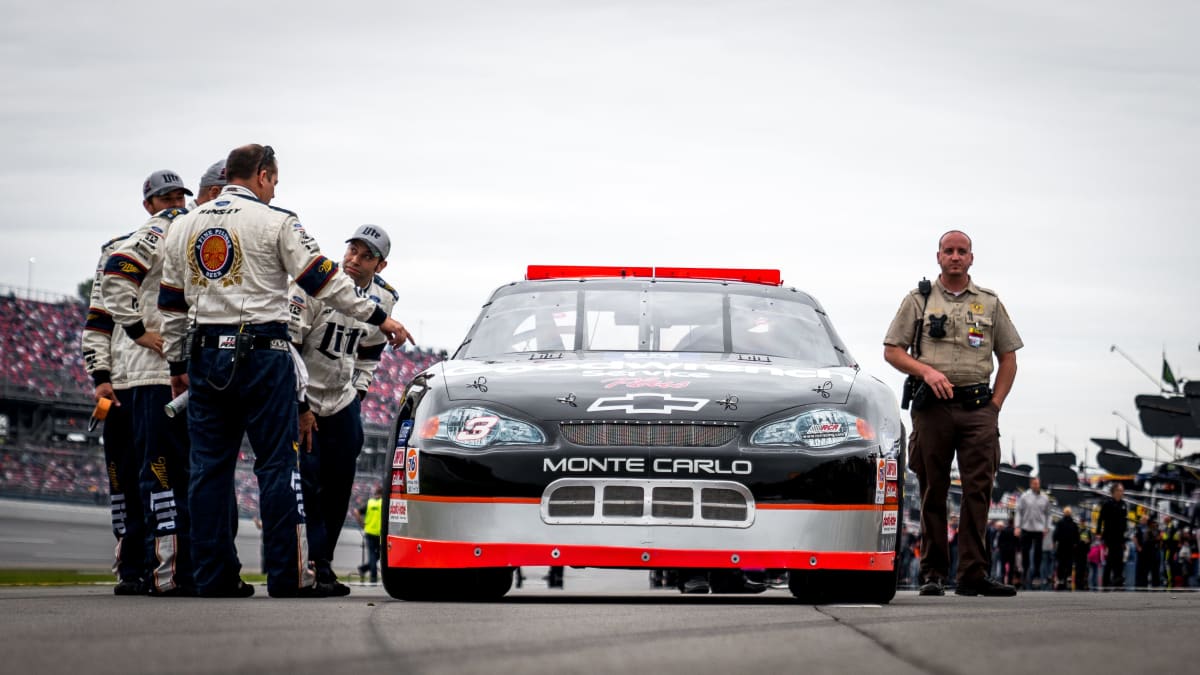 Dale Earnhardt's No. 3 GM Goodwrench Chevrolet that won the Oct. 15, 2000 race at Talladega Superspeedway caught the attention of crew members from nearly every team.