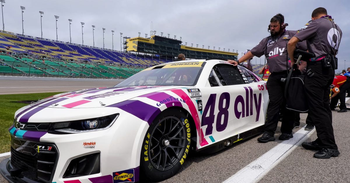 Bowman to start third in Kansas playoff race
