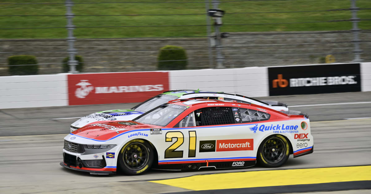 Berry Battles Back for Top-10 Finish at Martinsville