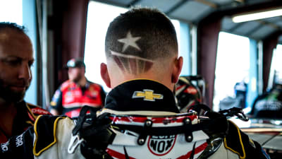 Before kickoff of opening practice, Austin Dillon flaunted a patriotic Million-Dollar haircut, courtesy of Chicagoan barber and influencer, ARod (@arod23pr).