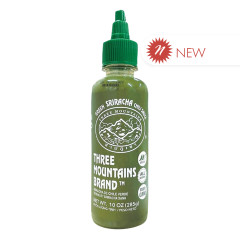 THREE MOUNTAINS GREEN SIRACHA SAUCE 10 OZ SQUEEZE BOTTLE