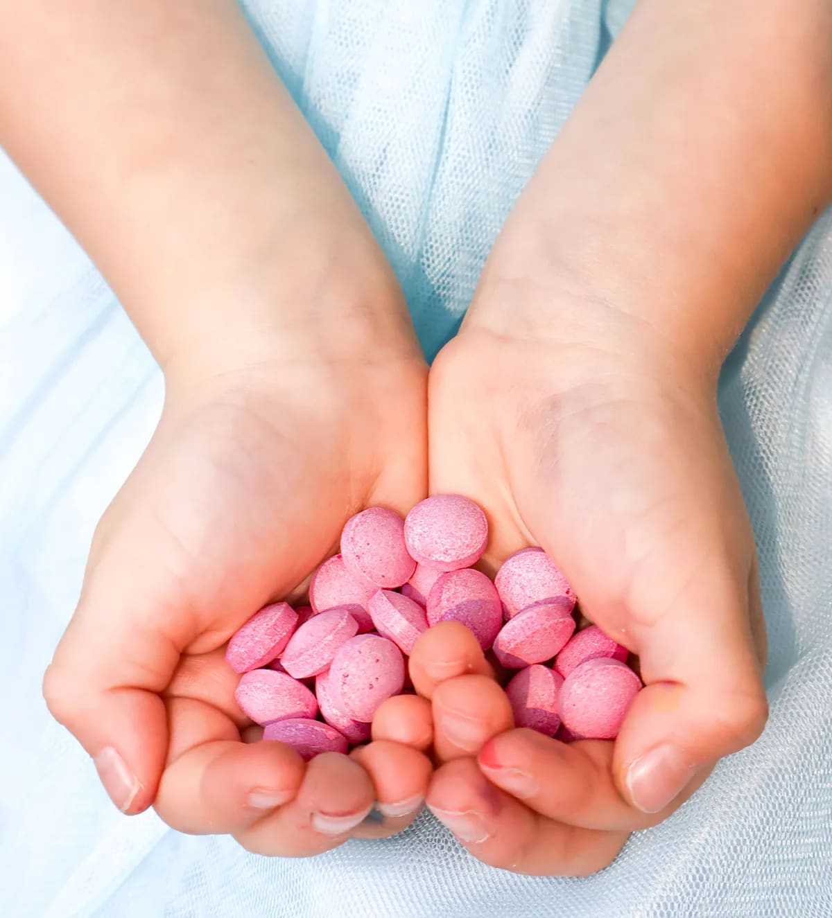 NATIOS_Kids_Multivitamin,_21_vitamínů_a_minerálů,_180_jahodových_cucacích_tabletek